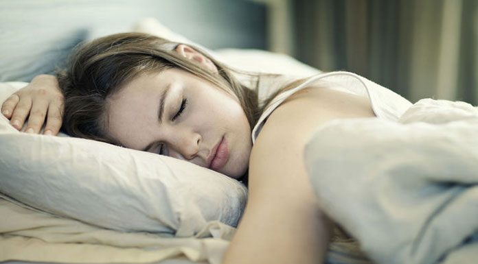 Przegląd kosmetyków do nocnej pielęgnacji