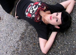 Czy proponowane są koszulki punk?