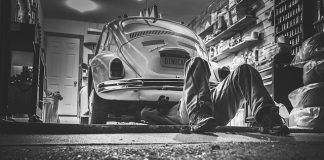 Wynajęcie auta z kierowcą