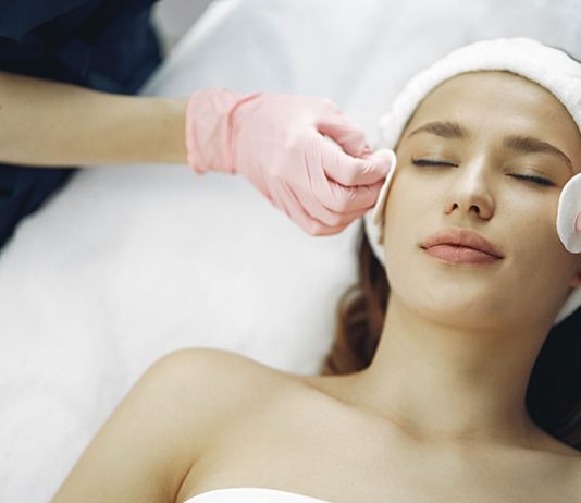 Peeling z kwasami AHA