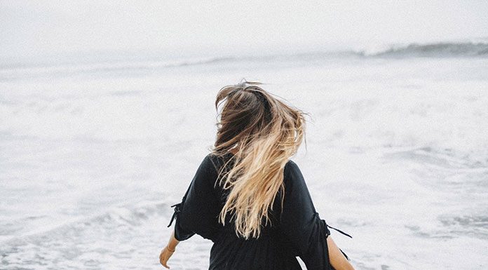 Środki pielęgnacyjne peruki naturalne z drogerii