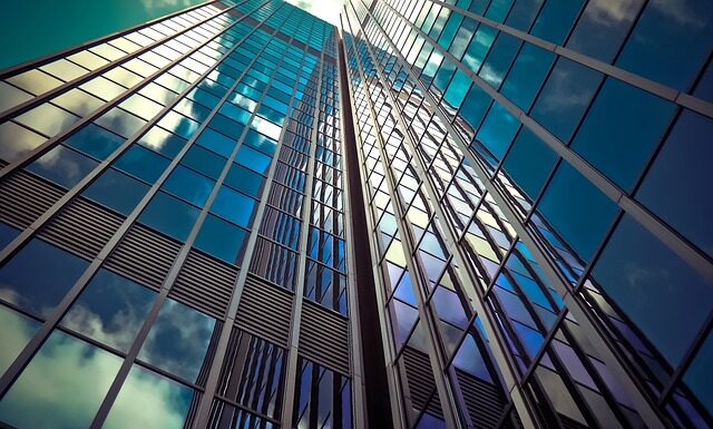 Jaka myjkę ciśnieniową kupić do elewacji?