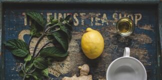 Jak długo musi stać miód po odwirowaniu?