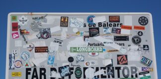 Jak przygotować ścianę pod naklejki?