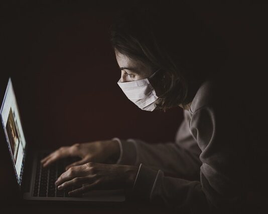 W jakiej odległości od sąsiada można postawić szklarnię?