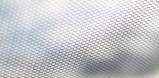 Jak zamontować moskitierę na okno z Wywietrznikiem?