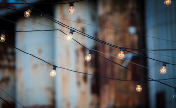 Ile za ułożenie kabla w ziemi?