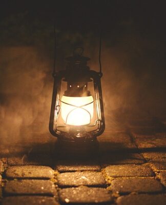 Czy lampa solarna świeci w dzień? Czy lampa solarna świeci w dzień?