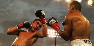 Do czego służą haki w mikserze?