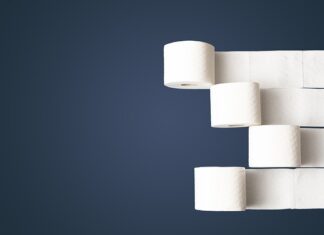 Jaka toaleta do małej łazienki?