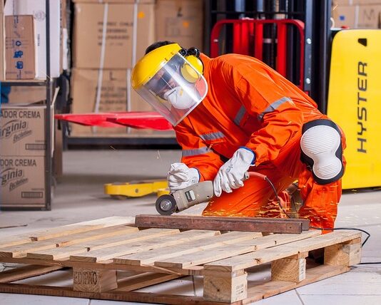 Czy nakolanniki powinny być ciasne?