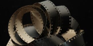 Czy dawać folię pod styropian na podłogę?