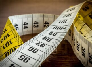 Jak zmierzyć światło okna?