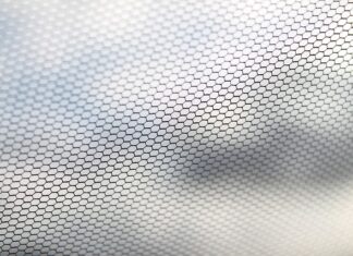 Jaka siatka na moskitiery?