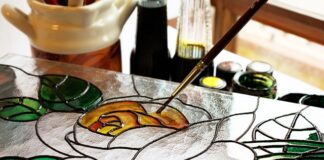 Co to jest witraż i mozaika?