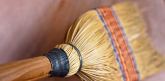 Jaka miotłą na budowę?