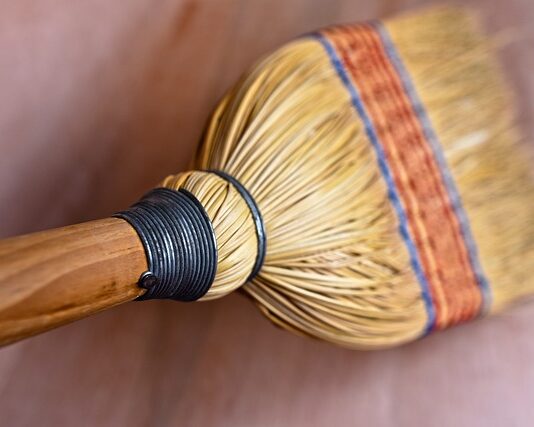 Jaka miotłą na budowę?