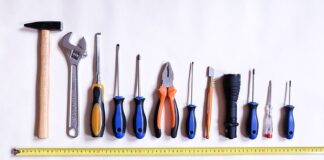 Jak naprawić uszkodzoną moskitierę?