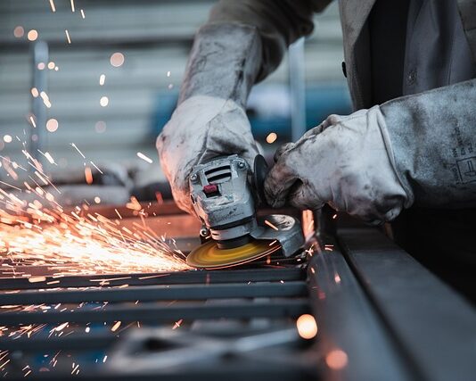 Czy szlifierka kątowa można polerować samochód?