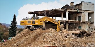 Ile trwa wyburzanie ściany?