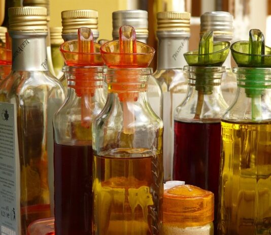 Czy można dodać ocet do mopa parowego?