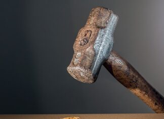 Do czego służy młot?