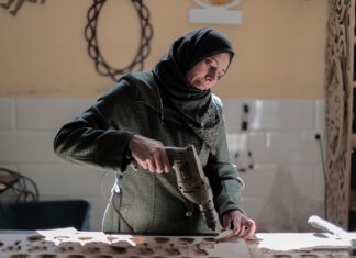 Ile pracownik może być w toalecie?