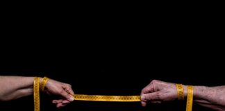 W jakiej odległości prąd od wody?